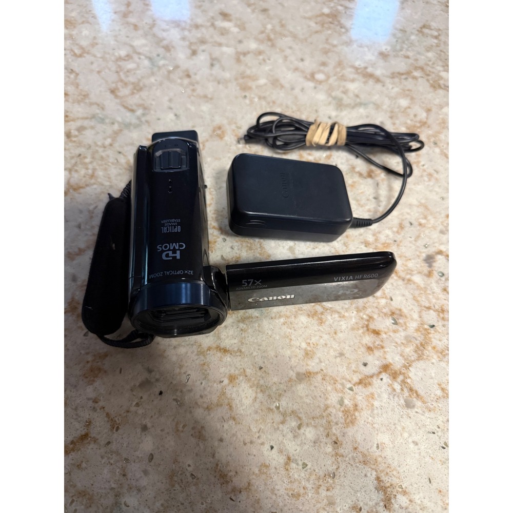 Canon VIXIA HF R600 Black Full HD Camcorder 57x Zoom 64GB SD Card & Charger